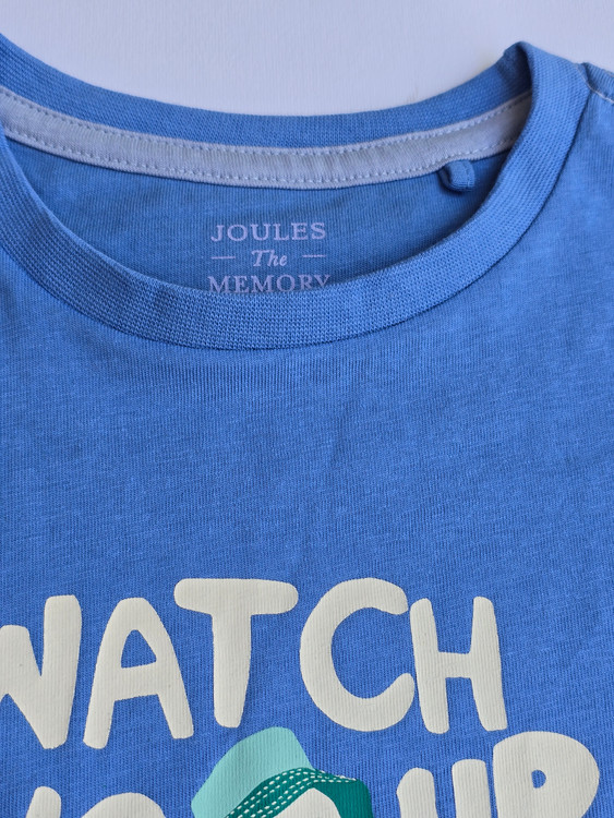 نمای نزدیک چاپ تیشرت داکی داکی