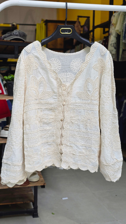 بلوز قلاببافی کرهای زنانه - نمای جلو