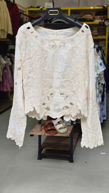 بلوز قلاببافی کرهای زنانه - نمای جلو